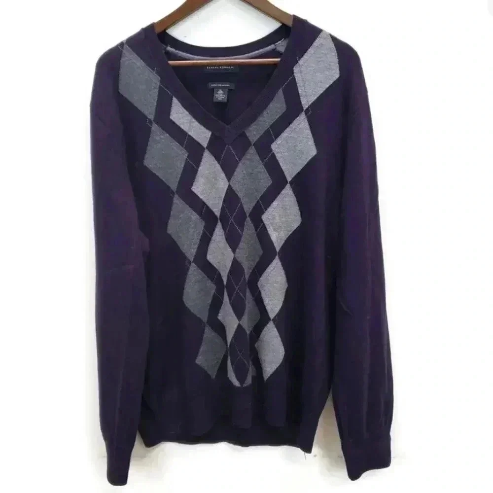Banana Republic Men’s Royal Purple Argyle V-Neck Sweater Size Medium